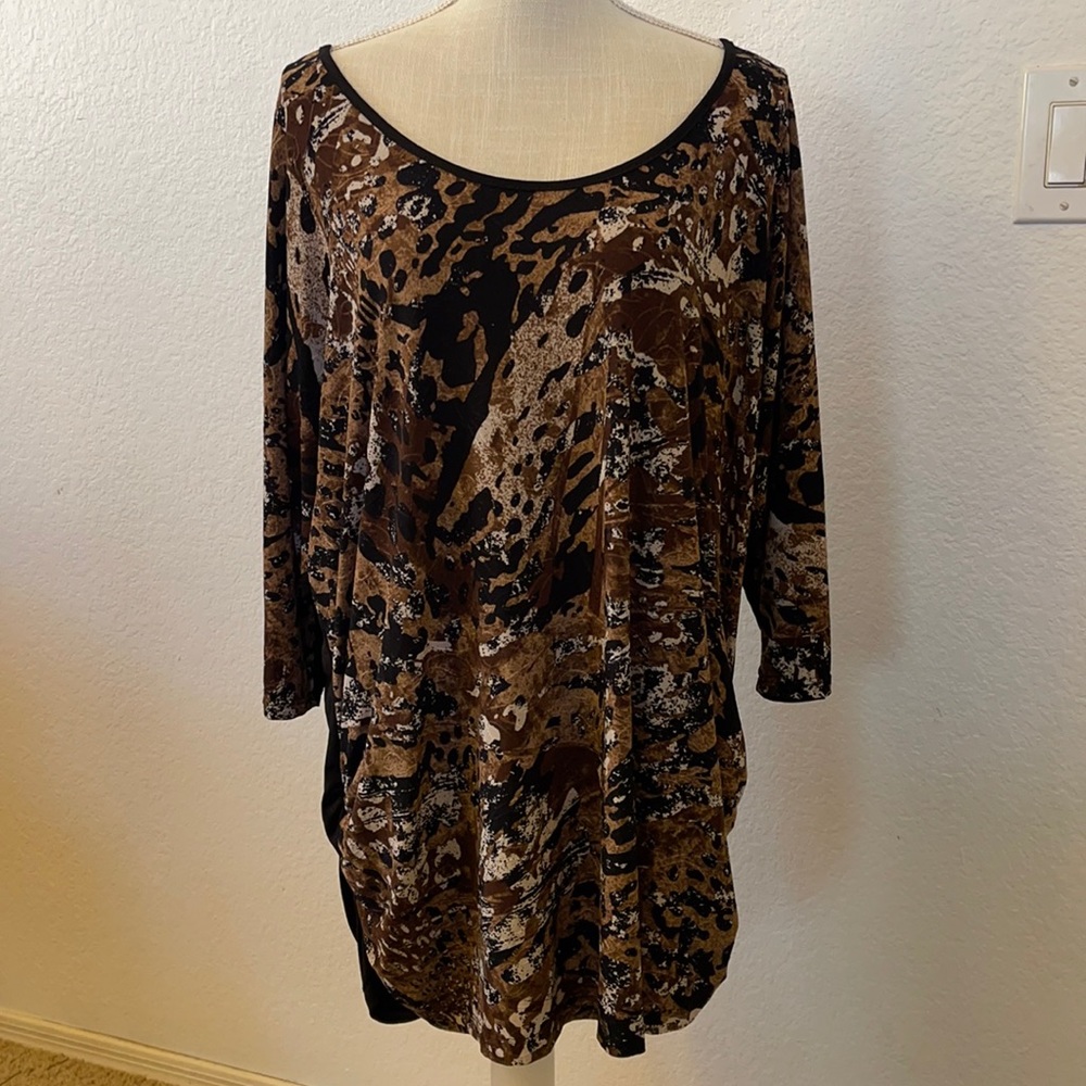 Woman’s Lavish plus brand black and brown design tunic size 3X